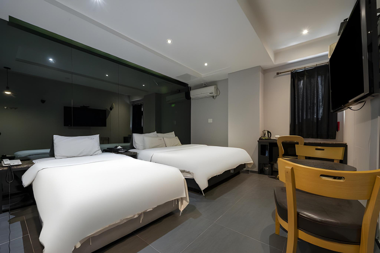 Bedroom 29