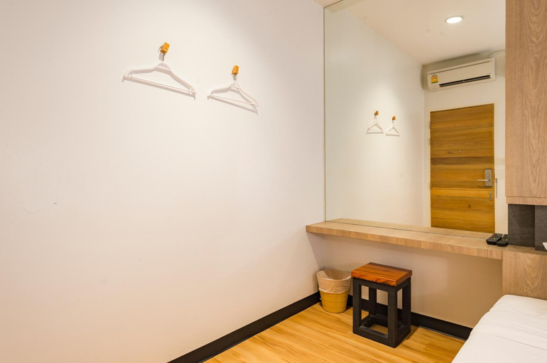 Bedroom 12