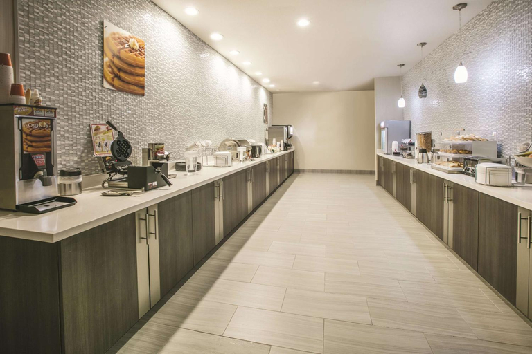 Food & Drinks 4, La Quinta Inn & Suites by Wyndham Dallas - Richardson, Dallas