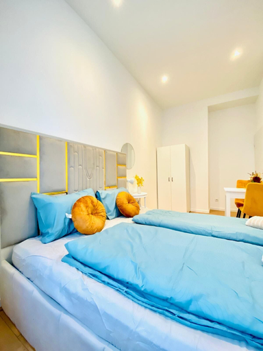 Bedroom 2, Comfy and Scenic 4BR Stay in Ottakring, Wien