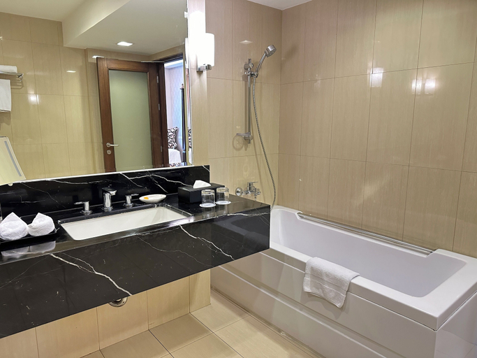 Bathroom 18