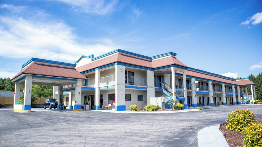 Exterior & Views, Executive Inn, Caswell