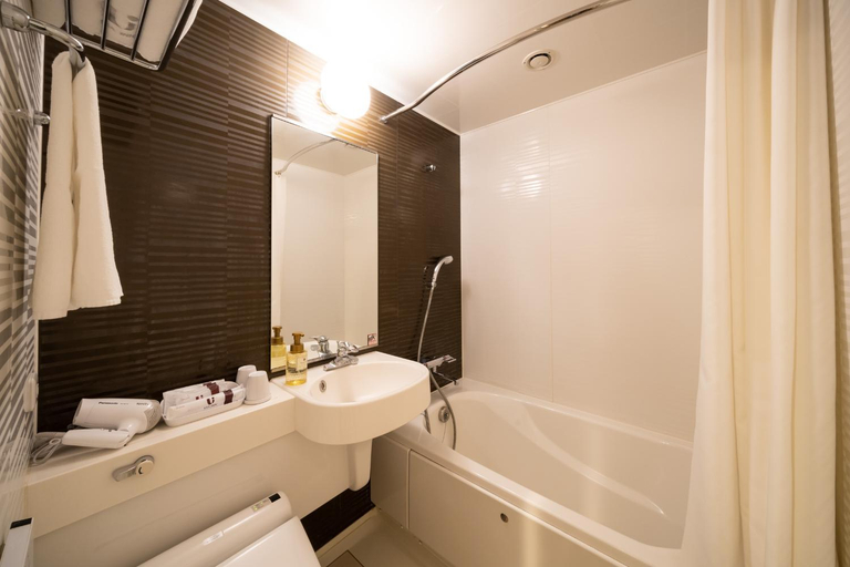 Bathroom 5, VIA INN HIGASHI GINZA - JR WEST GROUP, Chūō