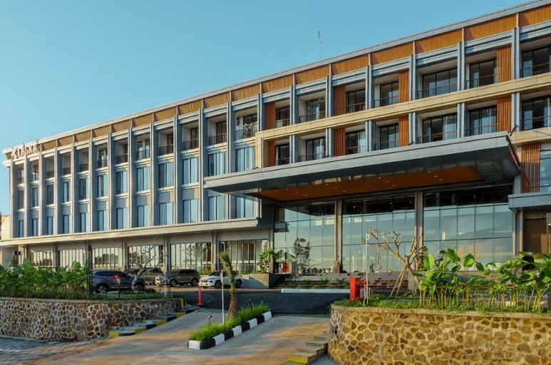 Exterior & Views 1, Laska Hotel & Resort Ciater, Subang