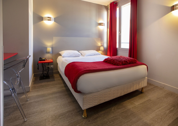 Bedroom 4, Hotel de Paris, Hérault