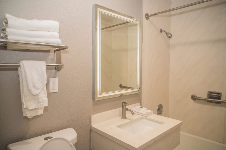 Bathroom 5, Motel 6 Soledad, CA, Monterey