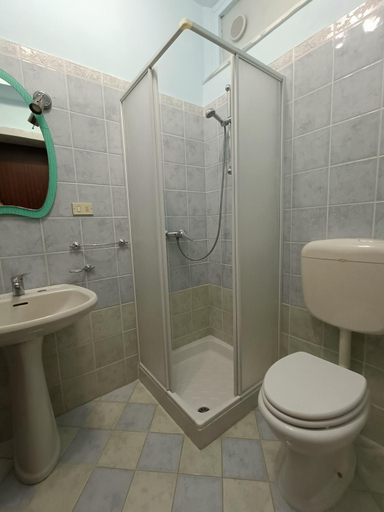 Shower 4, Xenion Guest House, Reggio Di Calabria