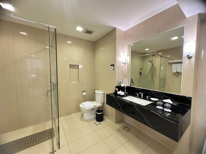 Bathroom 15
