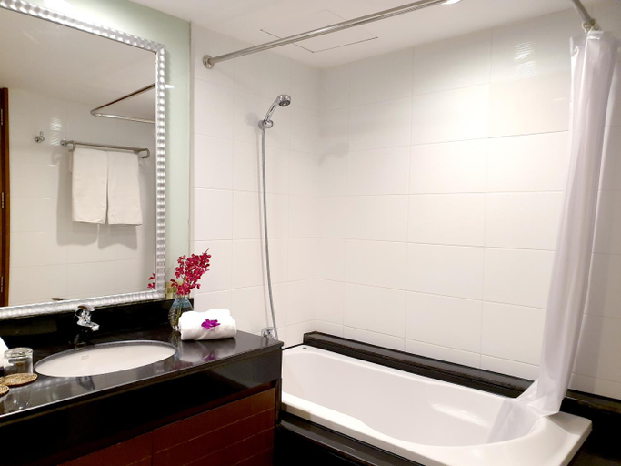 Bathroom 9