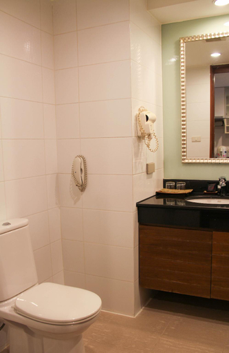 Bathroom 11