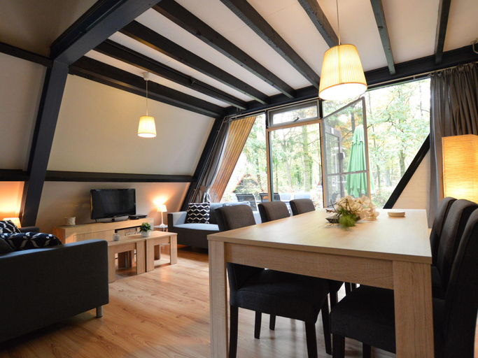 Others 5, Holiday Home in Stramproy near Nature, Weert