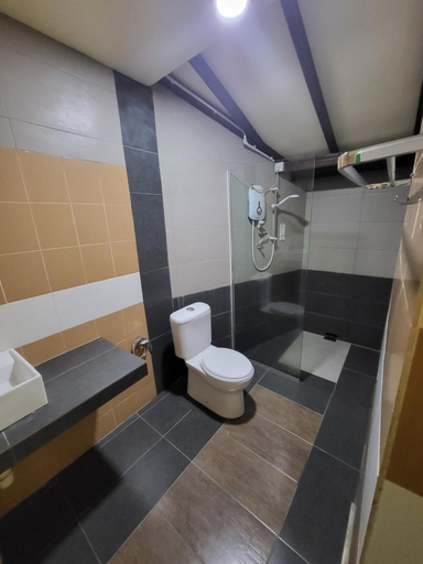 Bathroom 10