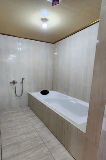 Bathroom 5, Villa Kopiori, Gunung Kidul