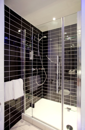 Bathroom 30