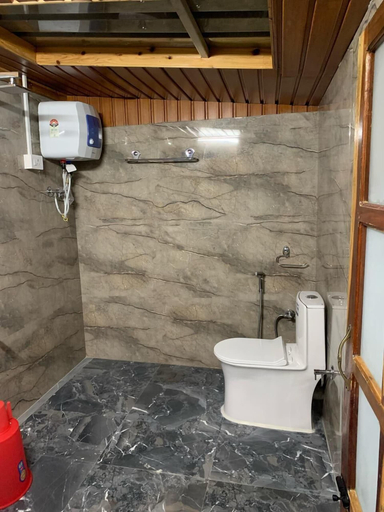 Bathroom 3, Pagoda Heritage, Darjiling