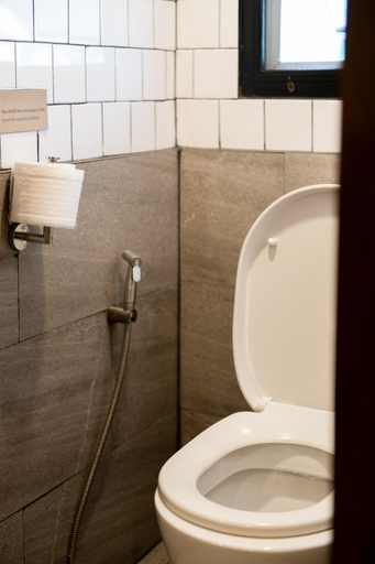 Bathroom 3, Bed Addict Hostel, Muang Chiang Mai