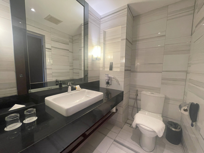 Bathroom 4