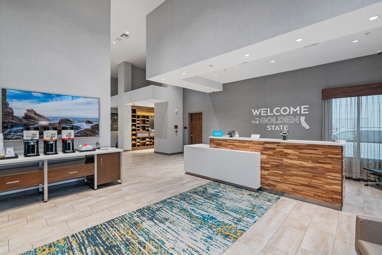 Public Area 3, Hampton Inn Morro Bay, San Luis Obispo