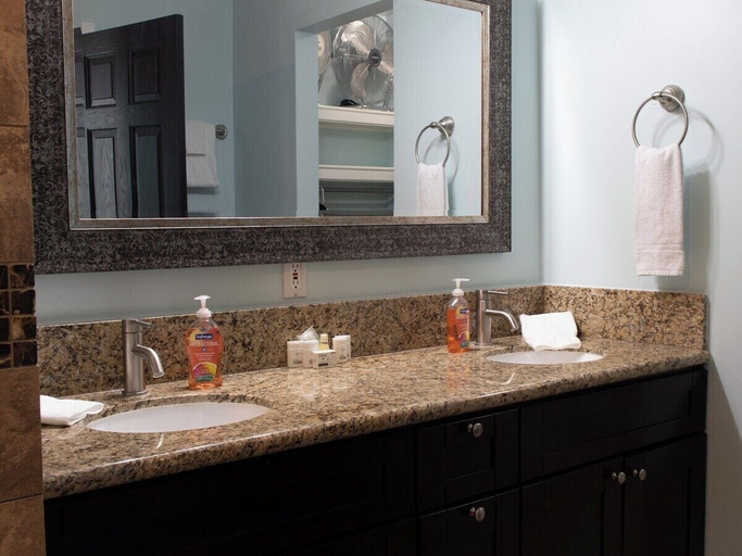 Bathroom 3, CBL 1310, Iron