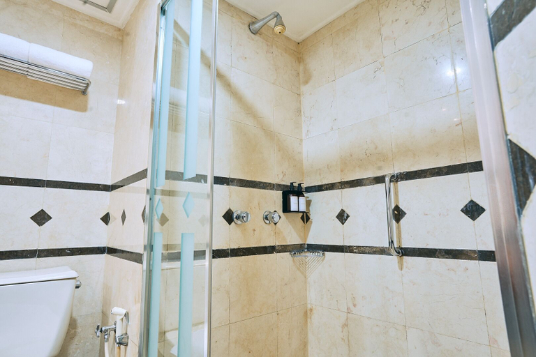 bathroom 6