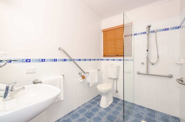 Bathroom 3, Central Studio Accommodation, Gladstone