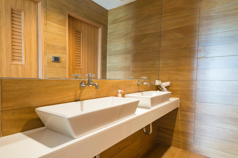 Bathroom 16