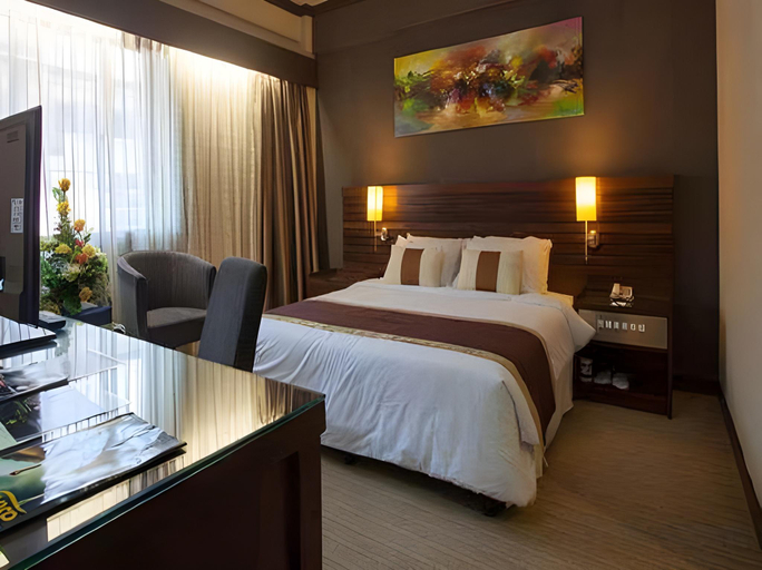 Bedroom 13