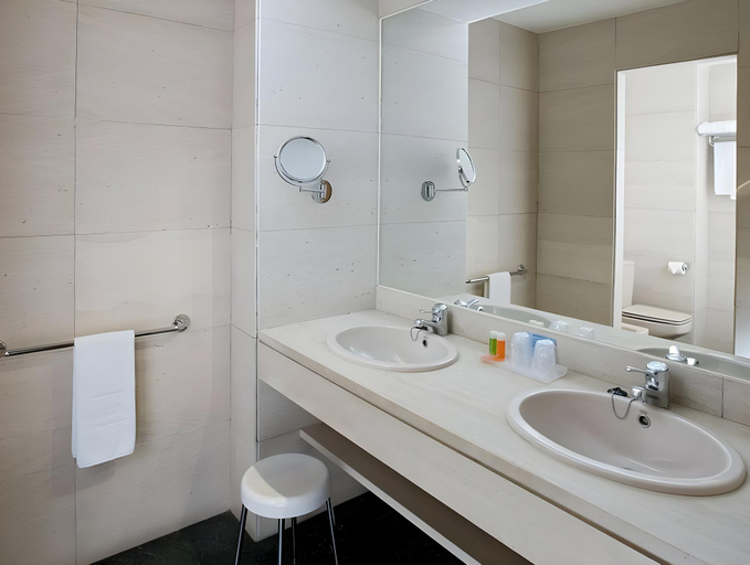 Bathroom 4, Apartamentos Turisticos Th Las Rozas, Madrid