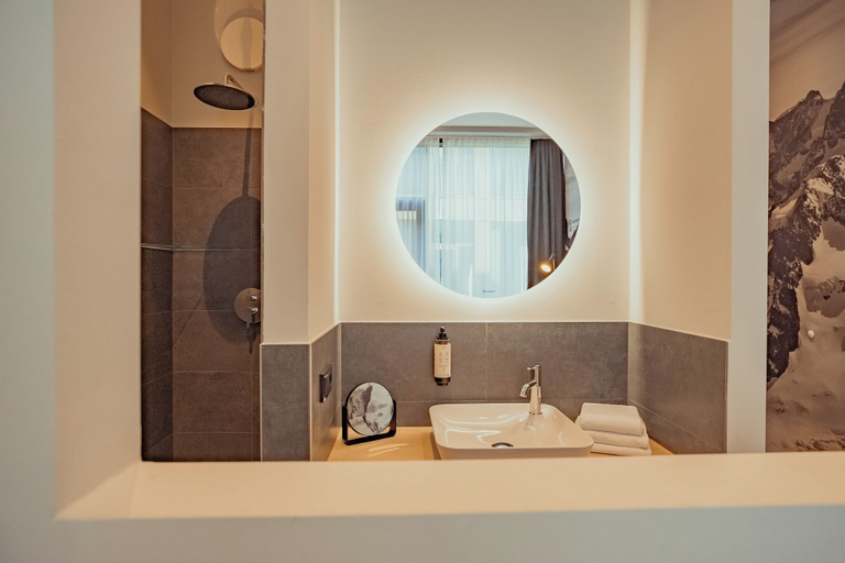 Bathroom 5, Mariandl am Berg, Amberg