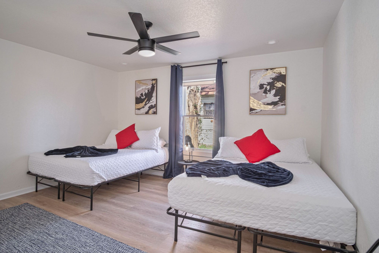 Room 5, Create Memories 4BR 3BA Near Riverwalk Downtown, Bexar