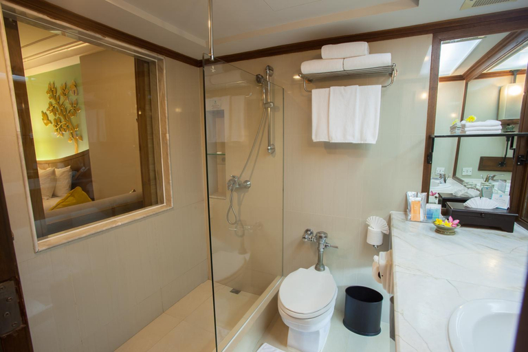Bathroom 5, The Regent Cha Am Beach Resort, Cha-Am