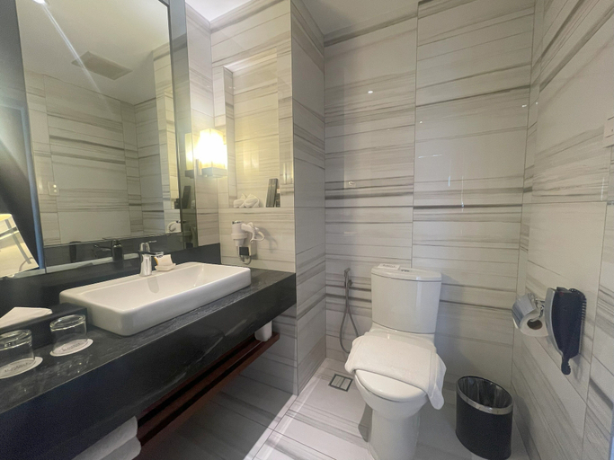 Bathroom 4