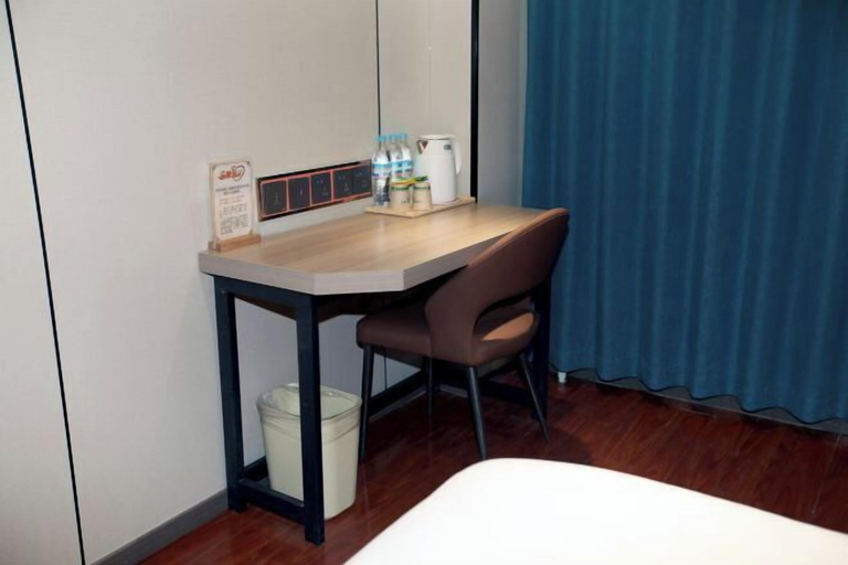 Bedroom 3, Xinchi Select Hotel, Jinan