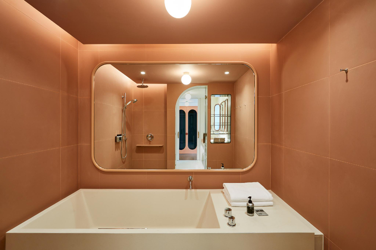 Bathroom 10