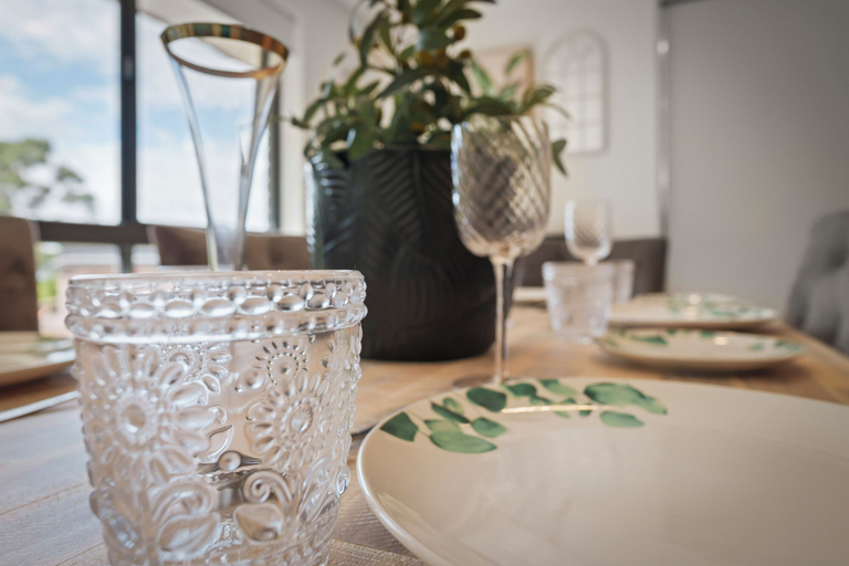 Food & Drinks, Gorgeous 4 Bedroom House - Blackmans Bay, Kingborough