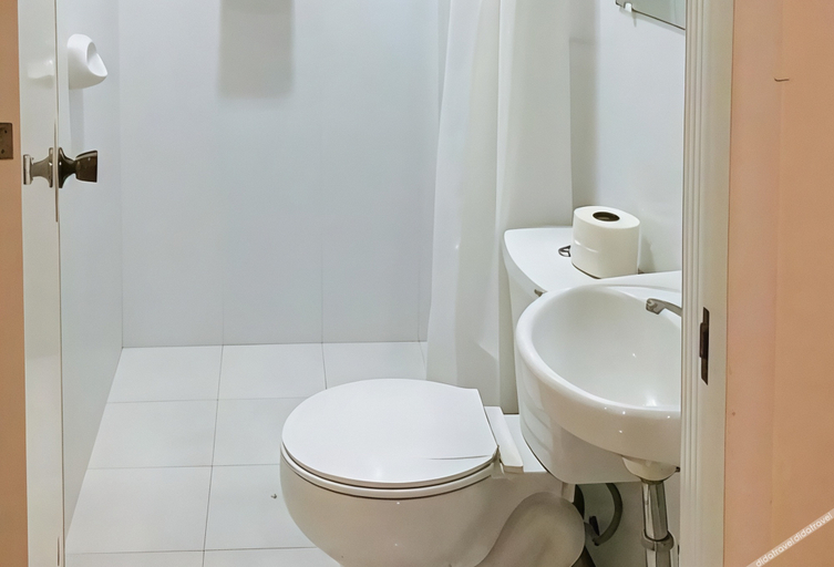 Bathroom 5, RedDoorz @ Caree Boutique Hotel Bulan Sorsogon, Bulan