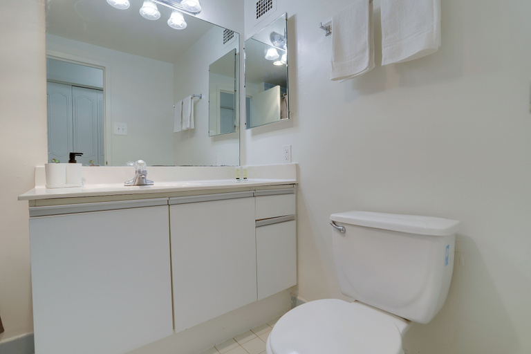Bathroom, Prime Crystal City Apartments, Arlington