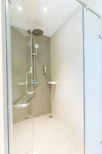Bathroom 16