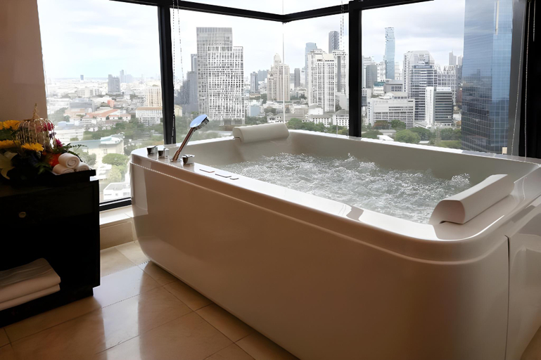 Bathroom 18