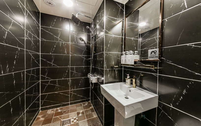 Bathroom 5, Suncheon Sloth Hotel, Suncheon