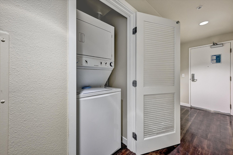 Bathroom 2, Global Luxury Suites at Woodbury, Washington