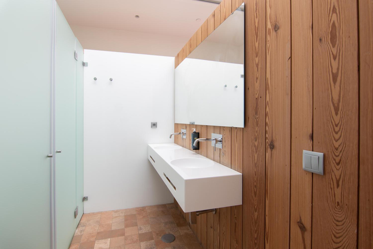 Bathroom 4, The Central House Porto Ribeira, Porto