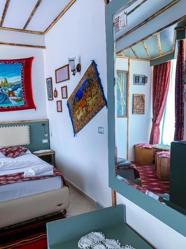 Bedroom 5, Oda's Room, Sarandës