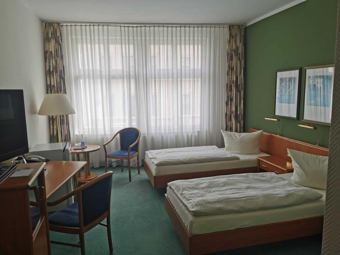 Bedroom 4, KHGM Kaiserhof Hotel GmbH, Oder-Spree