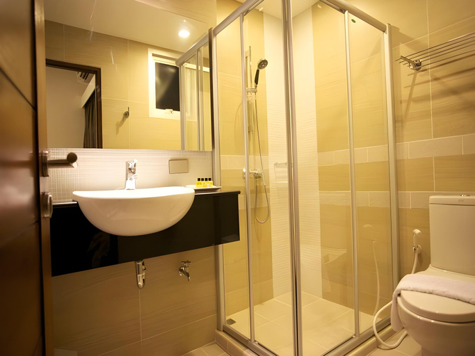 Bathroom 4, April Suites, Pattaya