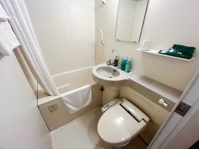 Bathroom 12