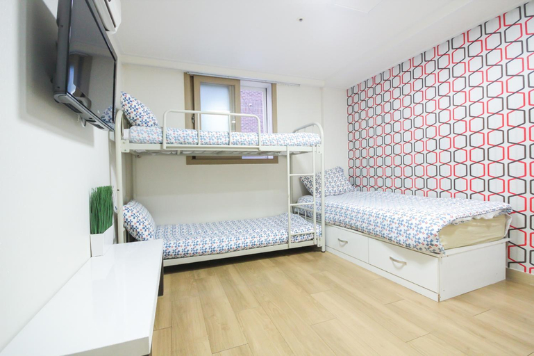 Bedroom 3, ZaZa Backpackers Hostel, Jung