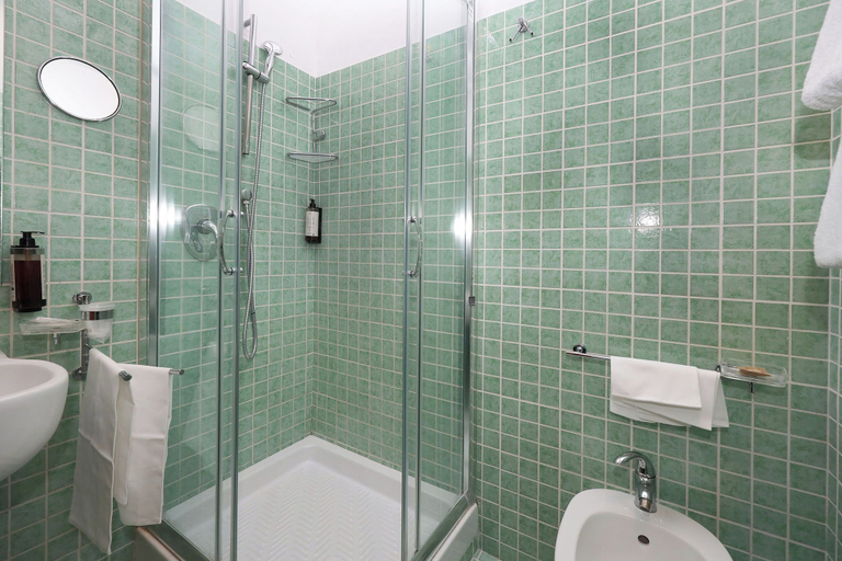 Bathroom 4, Hotel Corot, Roma