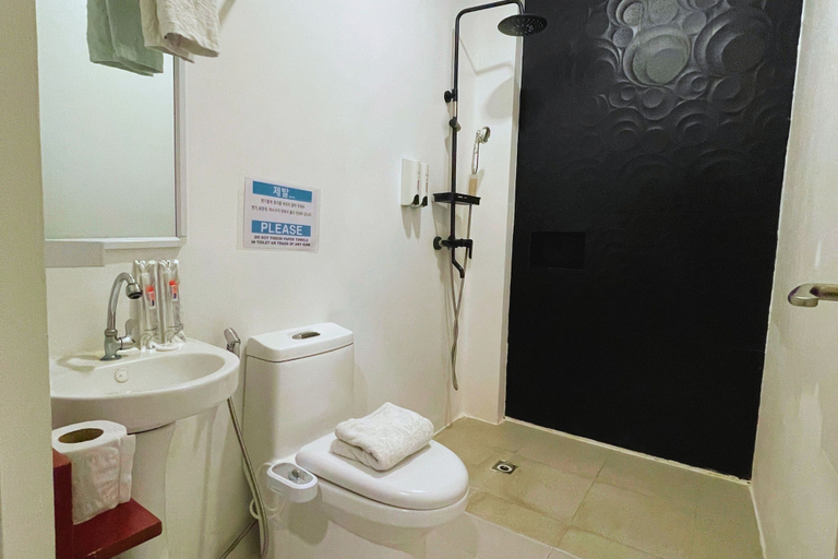 Bathroom 4, Hotel Halo Angeles City, Angeles City