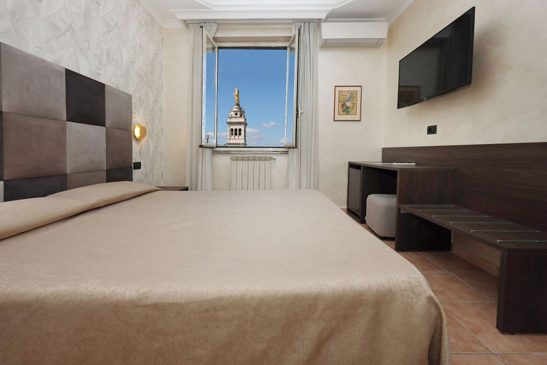 Bedroom 1, Hotel Rimini, Rome